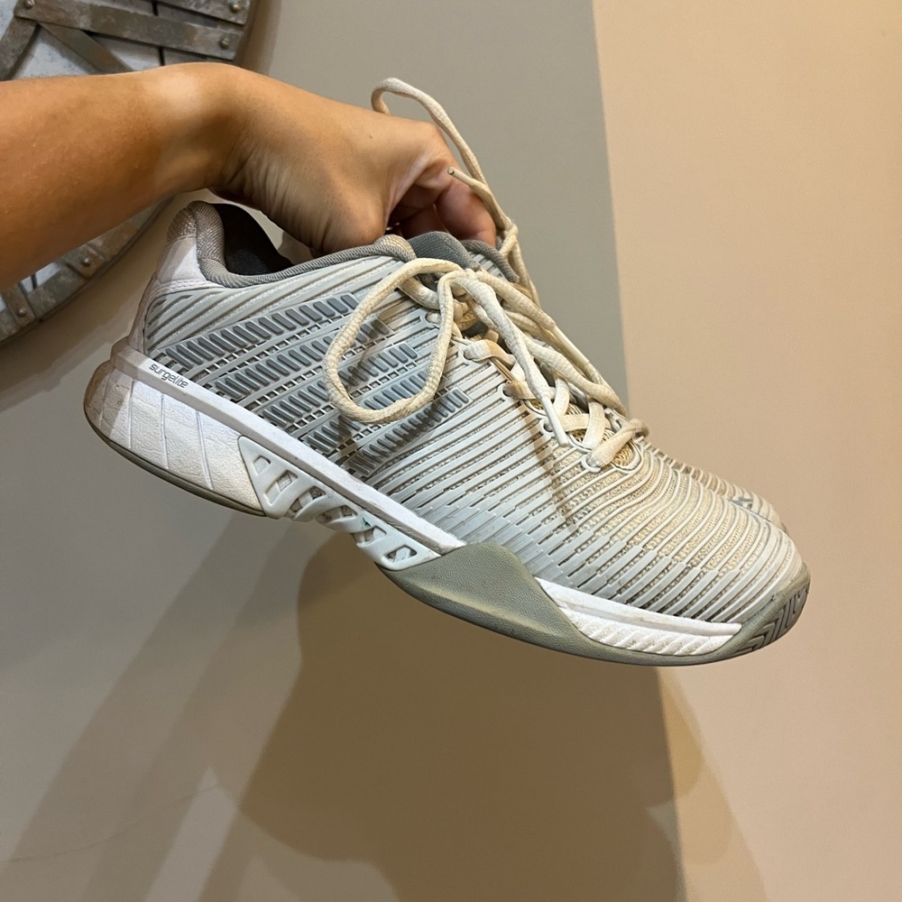 K-Swiss Women’s White Tennis/ Pickleball Shoes